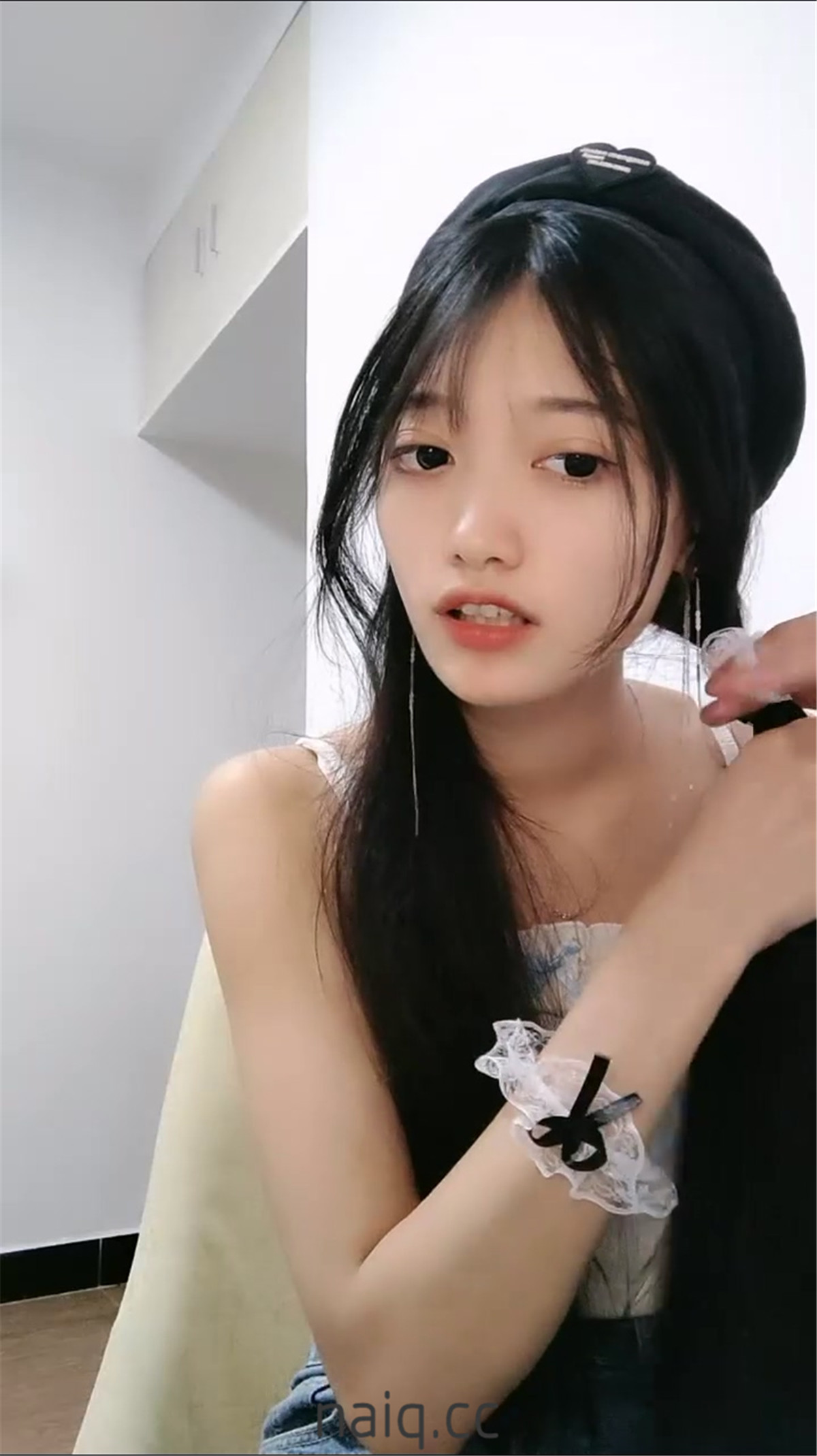 可爱超甜颜值学生妹说话嗲嗲好听,呻吟娇喘诱人 [1V-1.36GB] - 奶圈